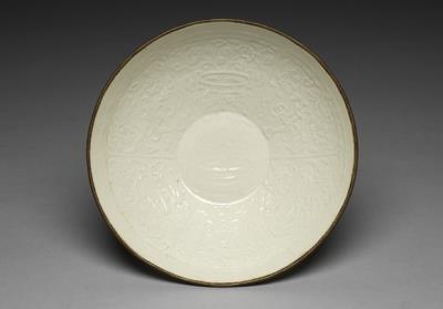 图片[2]-Bowl with impressed antique and flower pattern in bluish-white glaze, Southern Song dynasty (1127-1279)-China Archive